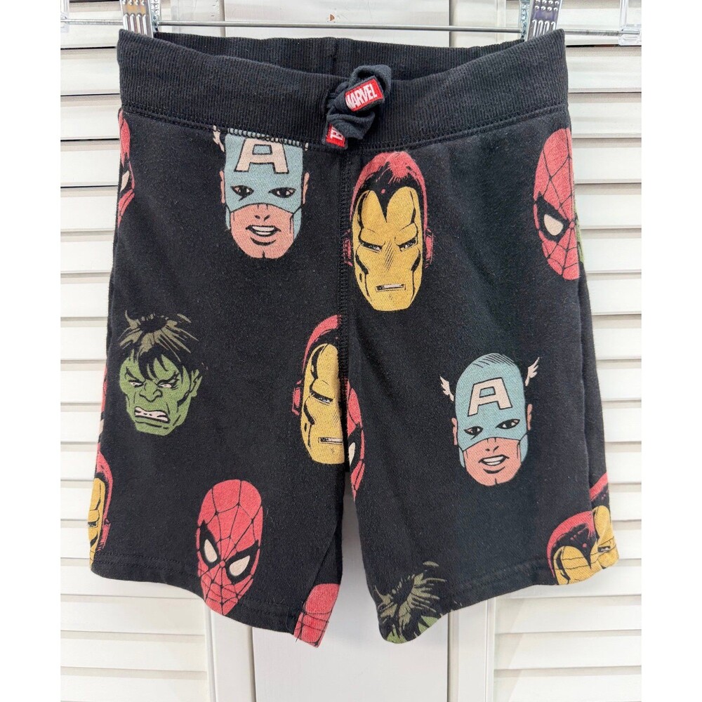 H&M black marvel size 6x shorts